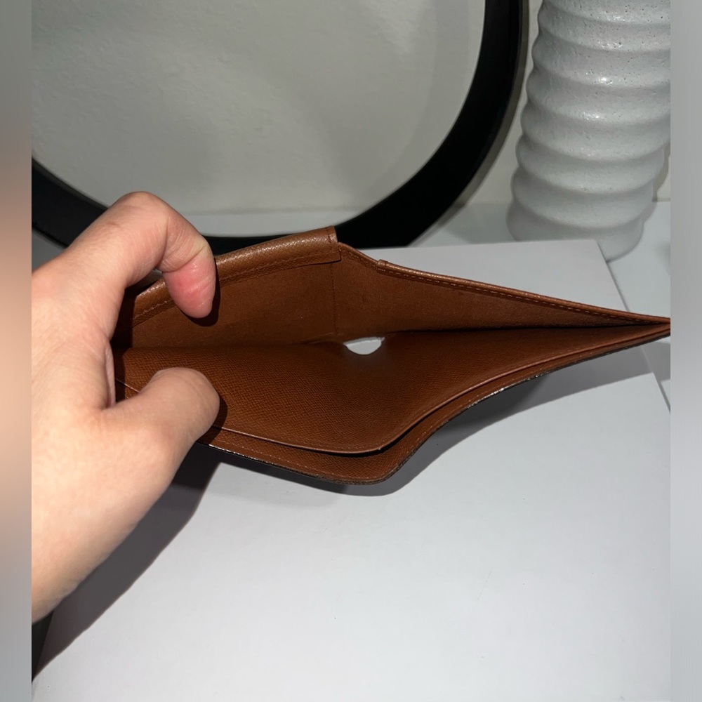 Louis Vuitton Monogram Bifold Wallet - Picture 5 of 7
